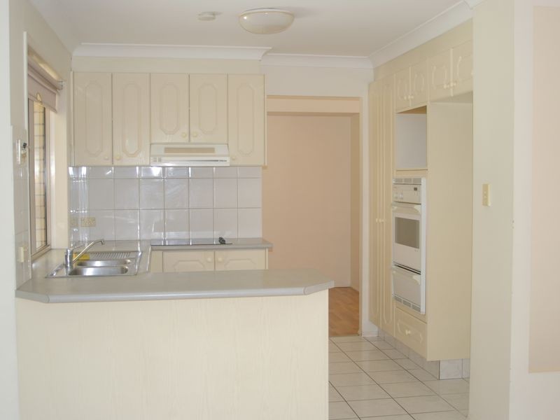 25 Madau Street, Mansfield QLD 4122