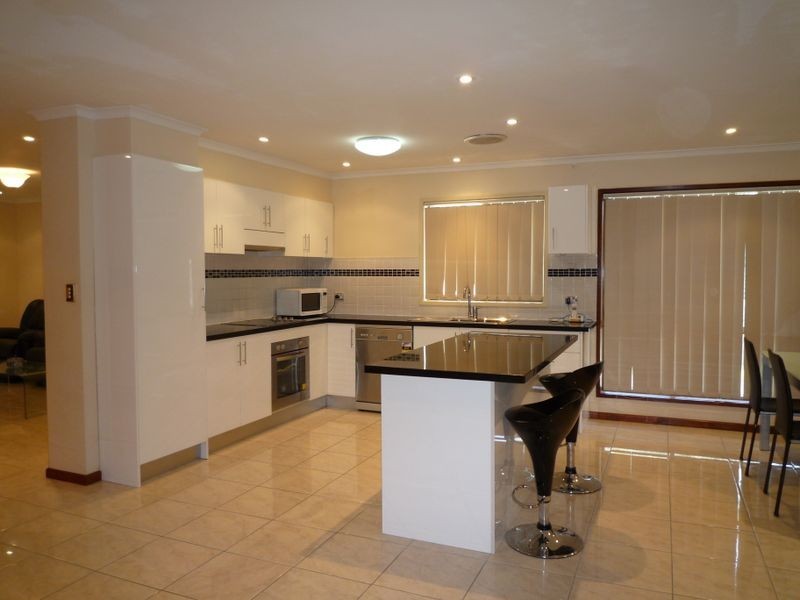 37 Ham Road, Mansfield QLD 4122
