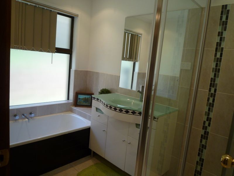 37 Ham Road, Mansfield QLD 4122