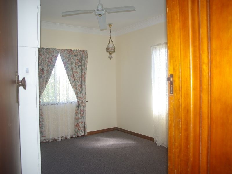 98 Creek Road, Mount Gravatt East QLD 4122