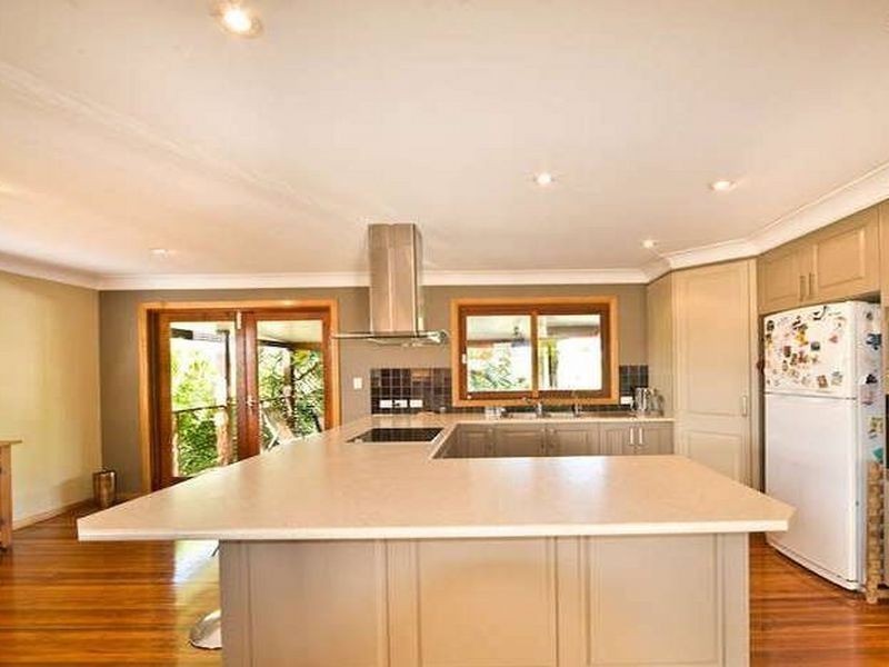 18 Colington Street, Mansfield QLD 4122