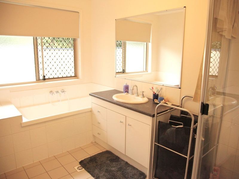 214 Creek Road, Mount Gravatt East QLD 4122