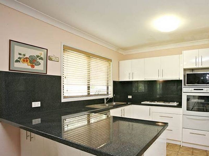 28 Buttercup Street, Mansfield QLD 4122