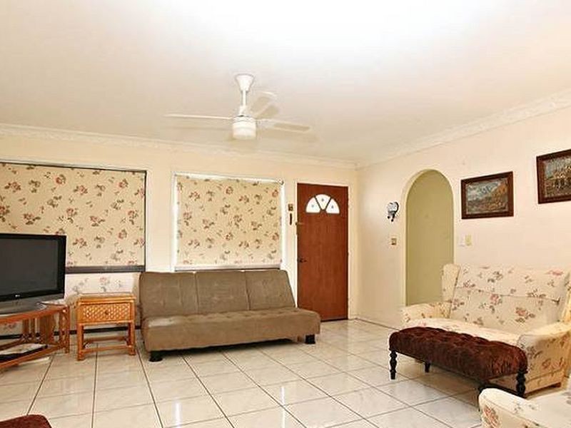 28 Buttercup Street, Mansfield QLD 4122