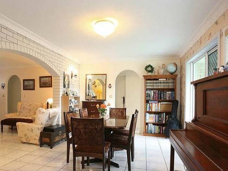 28 Buttercup Street, Mansfield QLD 4122