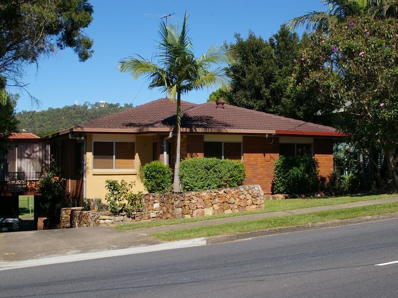 147 Nursery Rd, Holland Park West QLD 4121
