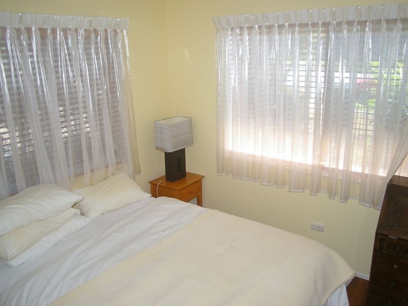 147 Nursery Rd, Holland Park West QLD 4121