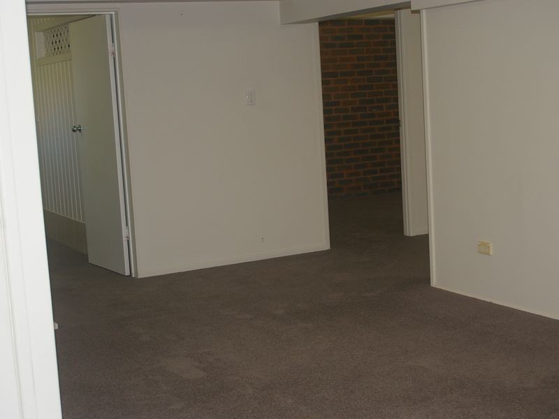 147 Nursery Rd, Holland Park West QLD 4121