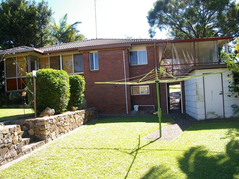 147 Nursery Rd, Holland Park West QLD 4121