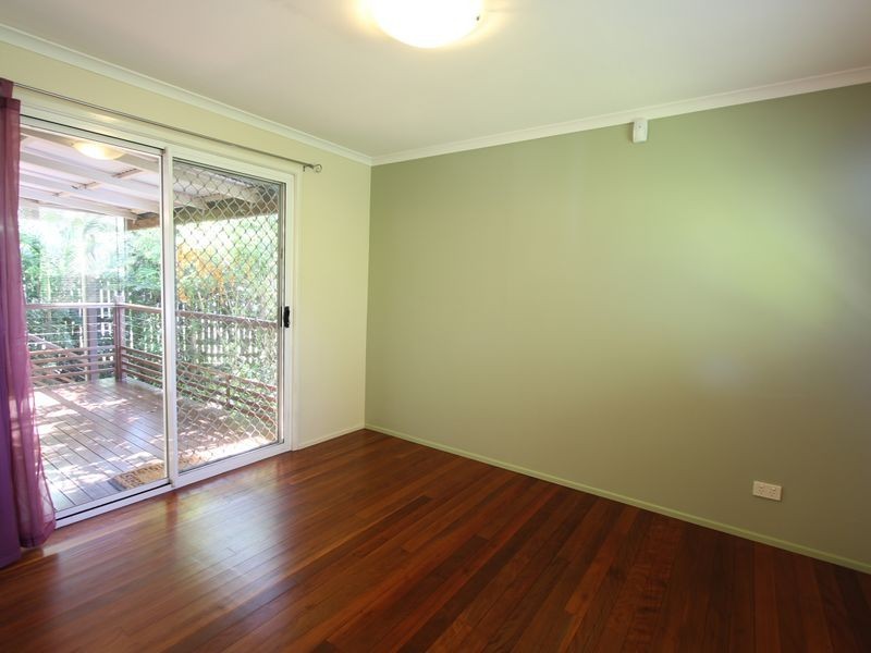 172 Messines Ridge Rd, Holland Park West QLD 4121