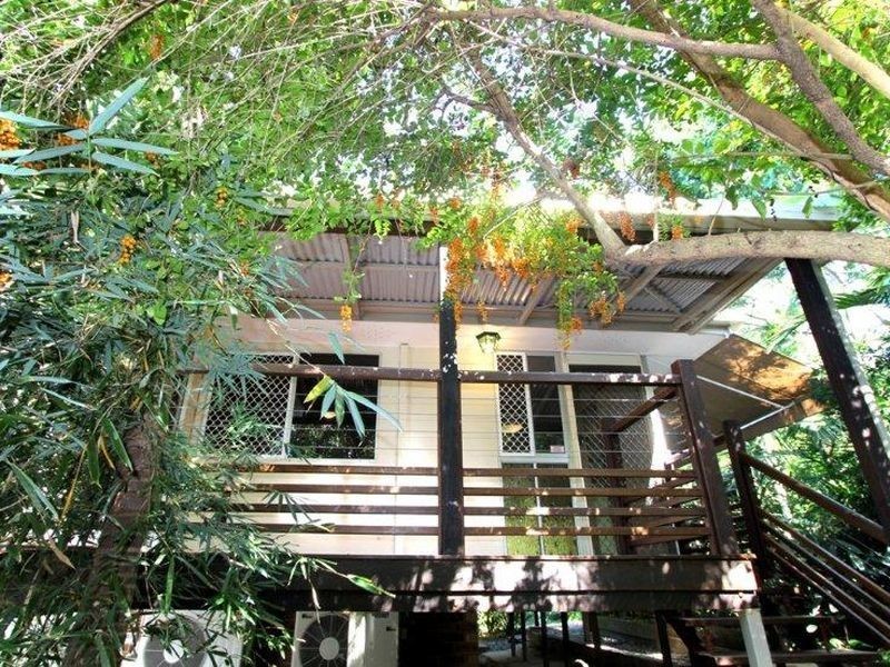 172 Messines Ridge Rd, Holland Park West QLD 4121