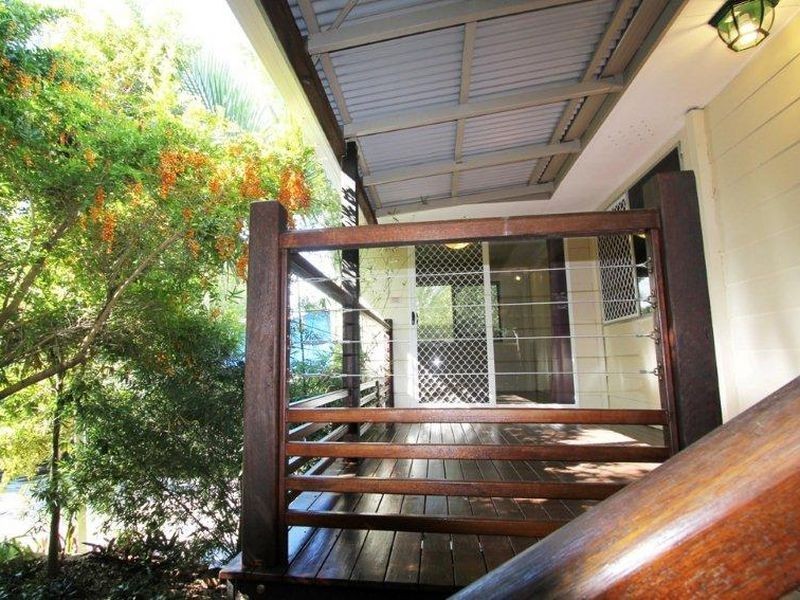 172 Messines Ridge Rd, Holland Park West QLD 4121