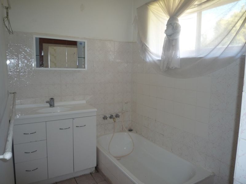 106 Mains Rd, Sunnybank QLD 4109