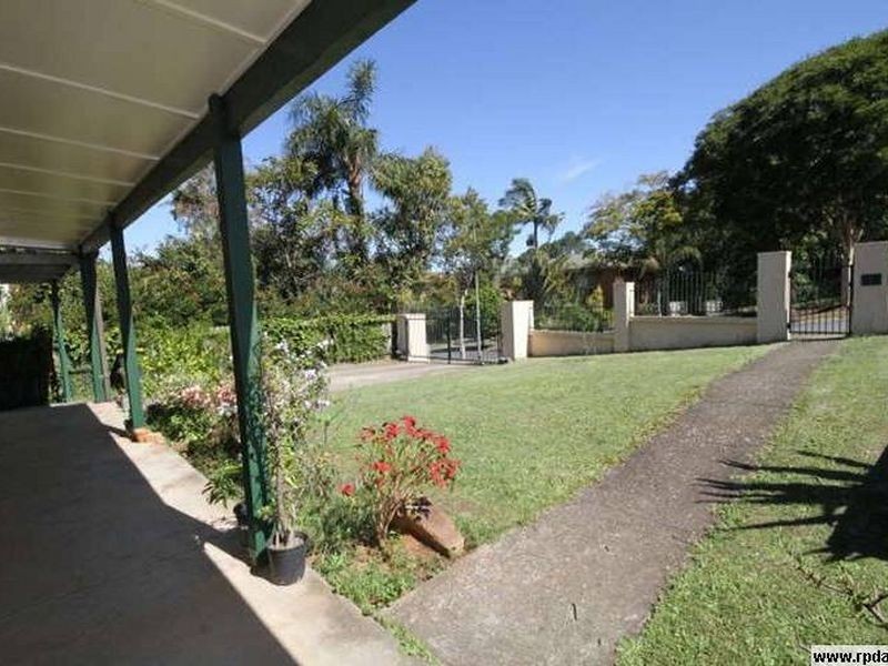 4 Redpath St, Wishart QLD 4122