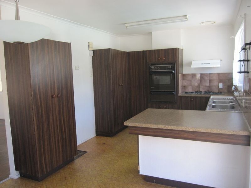 10 Montreal Street, Wishart QLD 4122