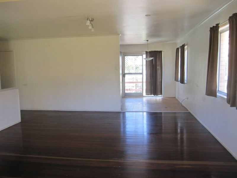 10 Montreal Street, Wishart QLD 4122