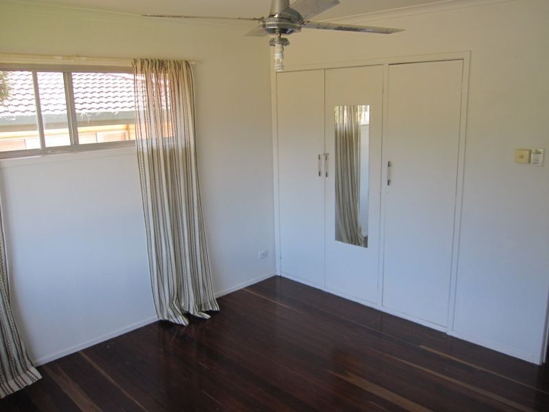 10 Montreal Street, Wishart QLD 4122