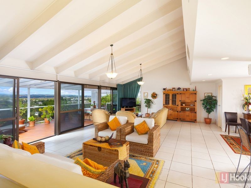 9-11 Treacher St, Upper Mount Gravatt QLD 4122