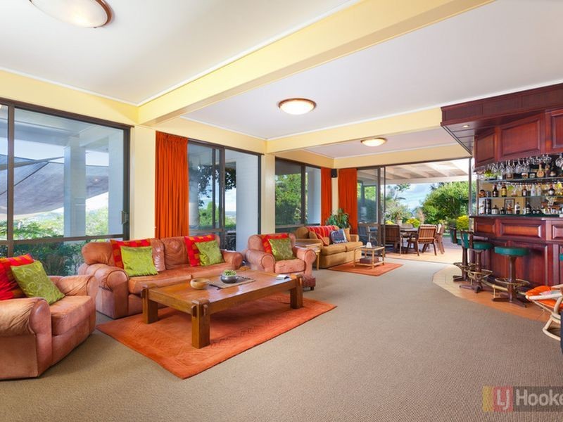 9-11 Treacher St, Upper Mount Gravatt QLD 4122