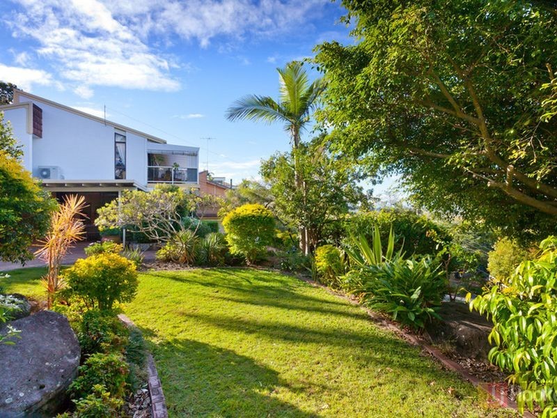 9-11 Treacher St, Upper Mount Gravatt QLD 4122