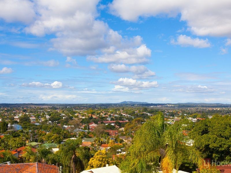 9-11 Treacher St, Upper Mount Gravatt QLD 4122