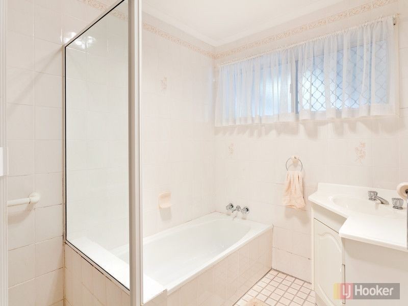 6 Buttercup Street, Mansfield QLD 4122