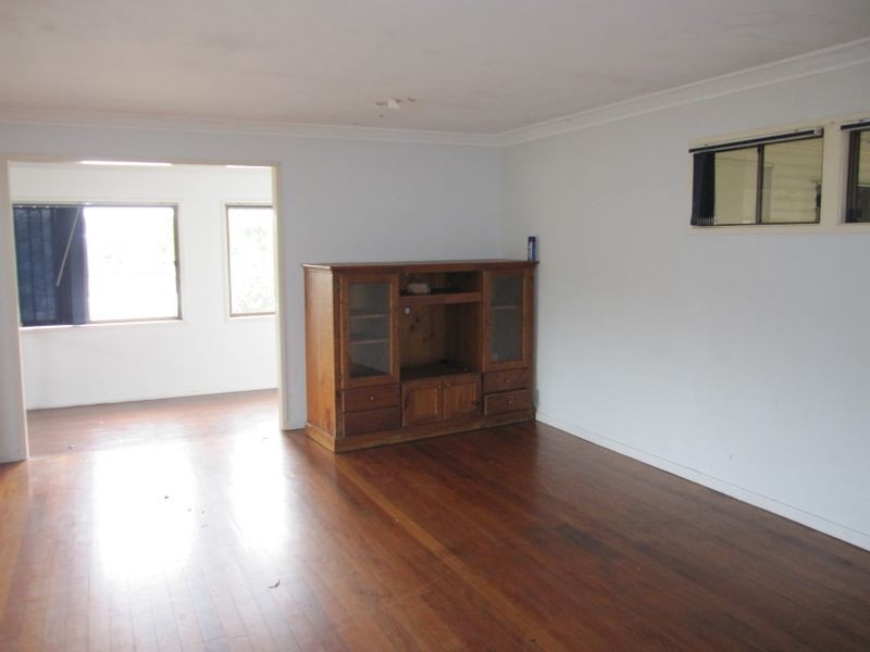 879 Cavendish Rd, Mount Gravatt East QLD 4122