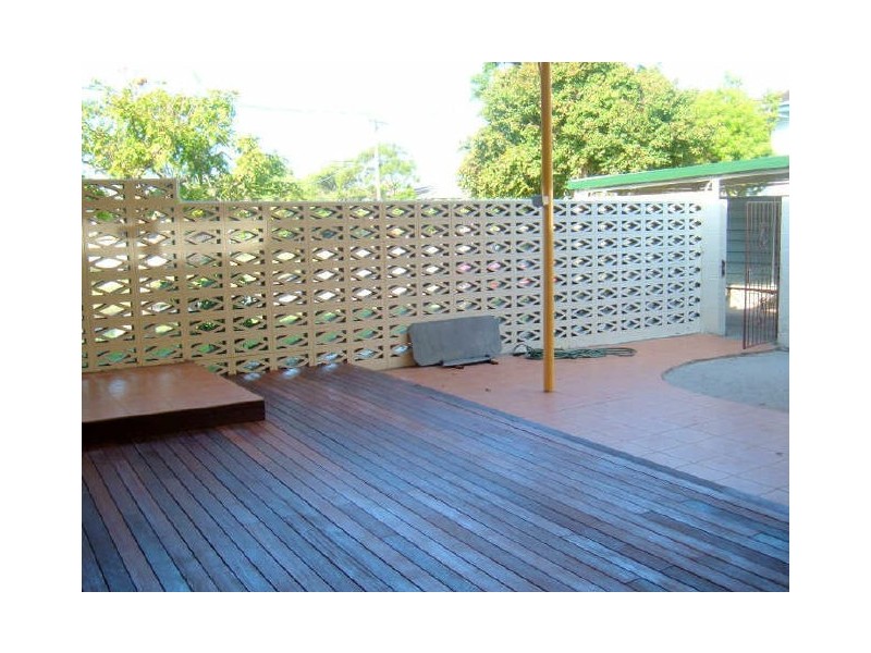 6 Driver Street, Holland Park West QLD 4121