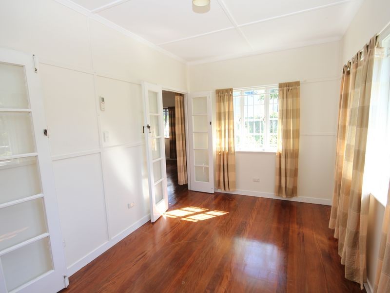 169 Broadwater Road, Mount Gravatt East QLD 4122