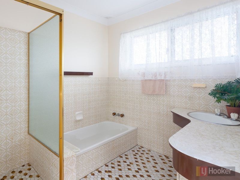 17 Genoa Street, Macgregor QLD 4109