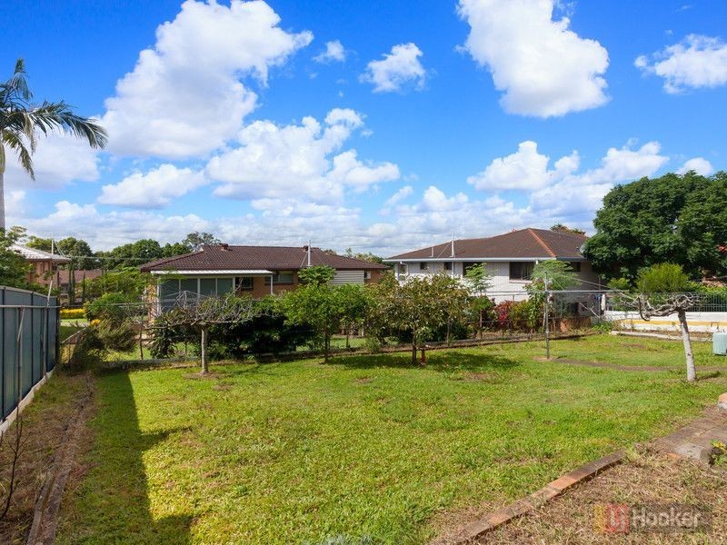 17 Genoa Street, Macgregor QLD 4109