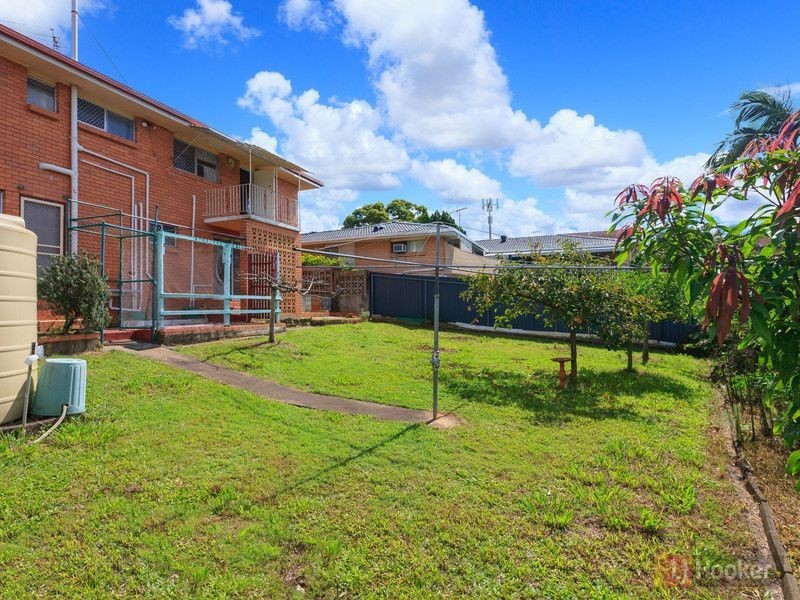 17 Genoa Street, Macgregor QLD 4109