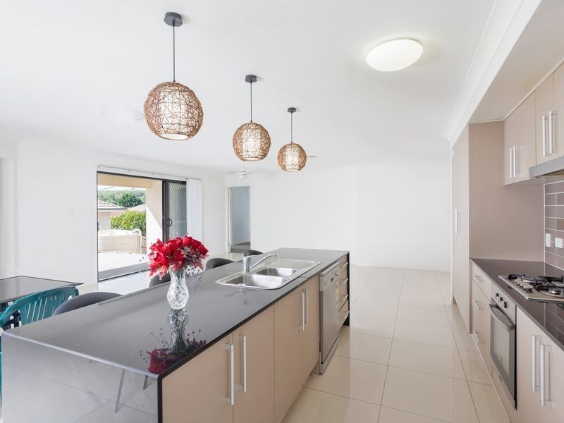 4 Hernandia Place, Mackenzie QLD 4156