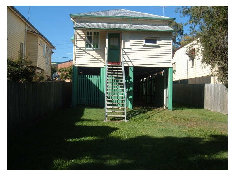 17 Peach Street, Greenslopes QLD 4120