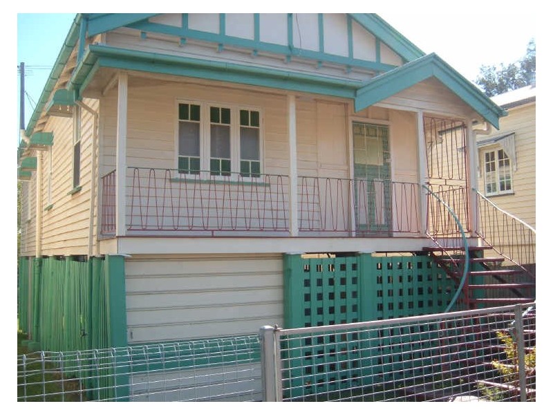 17 Peach Street, Greenslopes QLD 4120