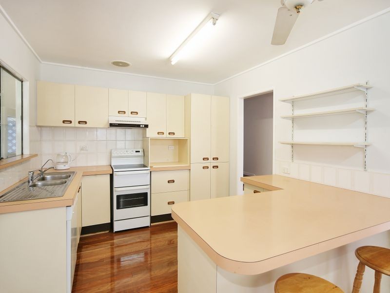 2 Enfield Street, Mount Gravatt East QLD 4122