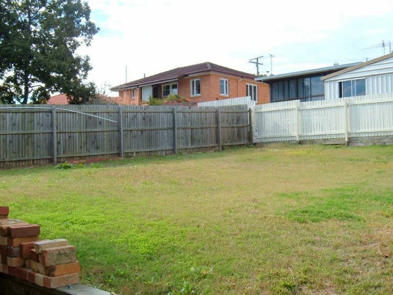 15 Megalong Street, Holland Park QLD 4121