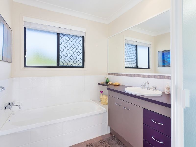 18 Rivergum Place, Mackenzie QLD 4156