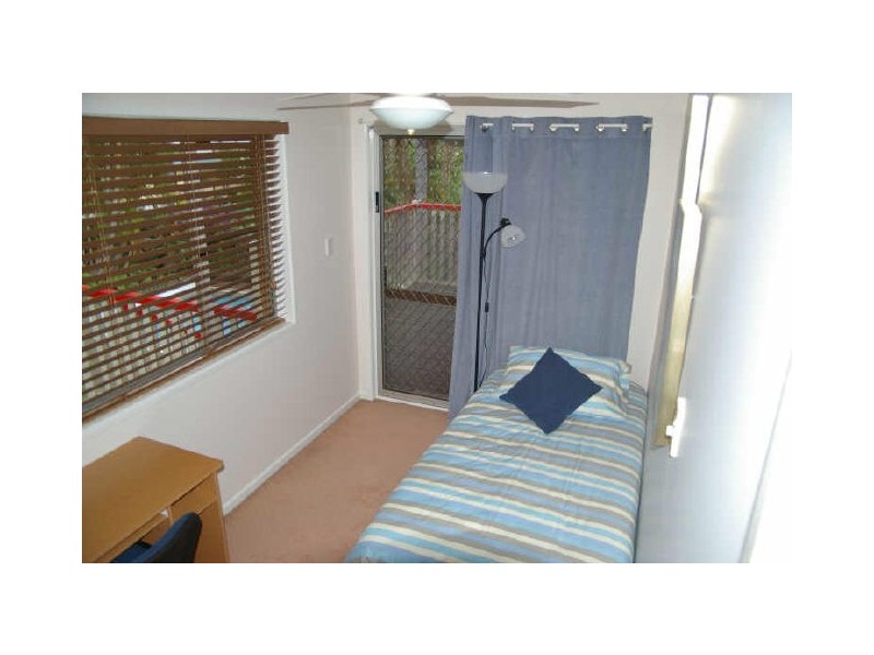 Room 5/513 Broadwater Road, Mansfield QLD 4122