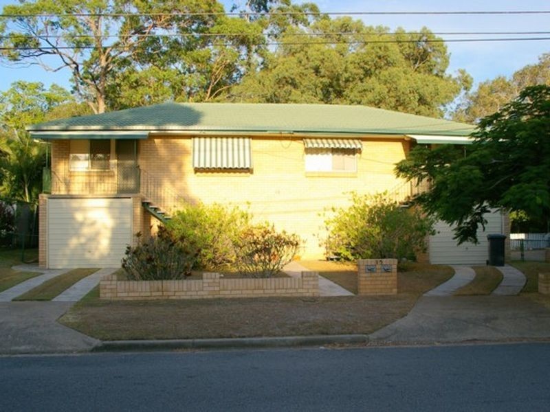 2/15 Bedser Street, Macgregor QLD 4109