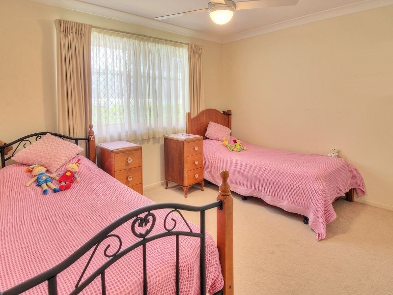 30 Kane Crescent, Mansfield QLD 4122