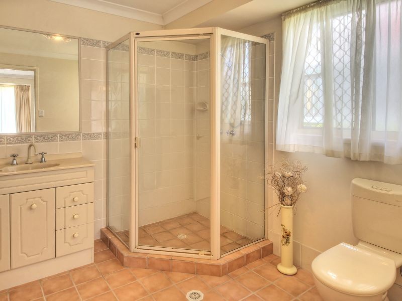 30 Kane Crescent, Mansfield QLD 4122