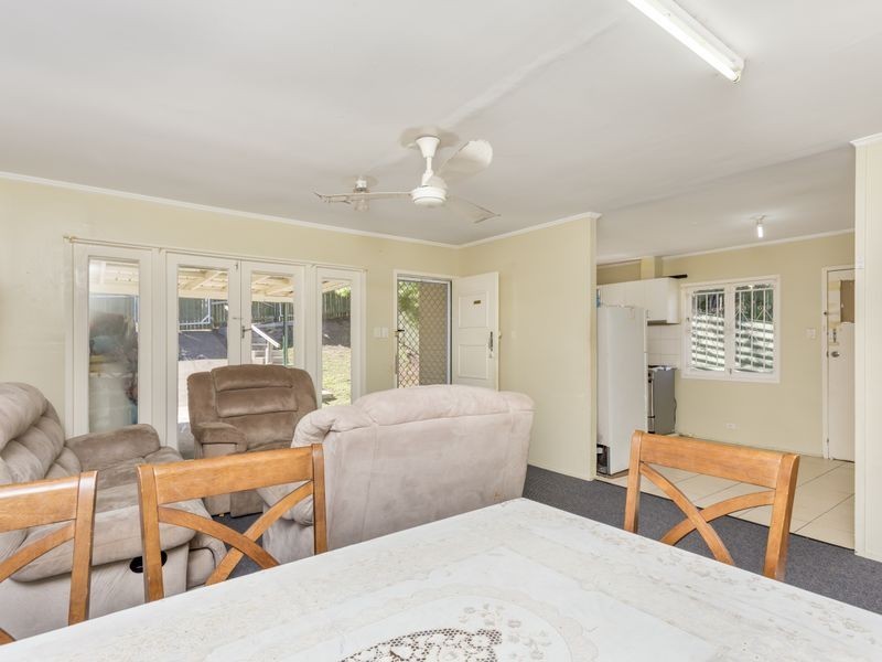 33 CREST ST, Mount Gravatt East QLD 4122