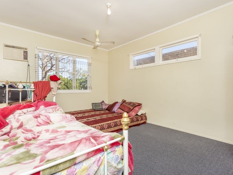 33 CREST ST, Mount Gravatt East QLD 4122