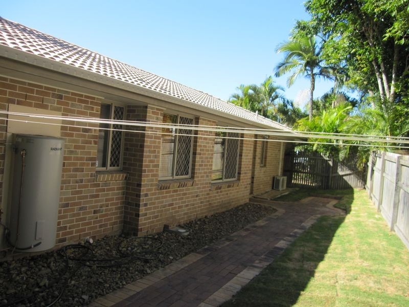 34 Blue Grass Crescent, Eight Mile Plains QLD 4113