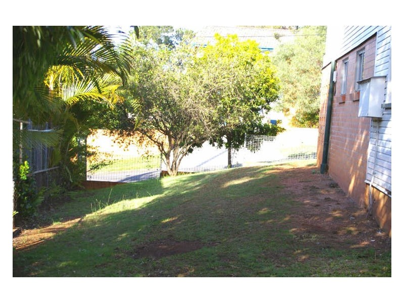 28 Pareena Crescent, Mansfield QLD 4122