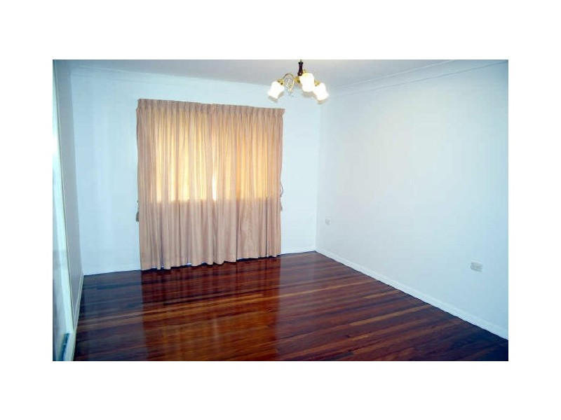 15 Veivers Street, Macgregor QLD 4109