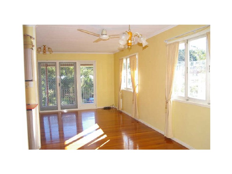 39 Pareena Crescent, Mansfield QLD 4122