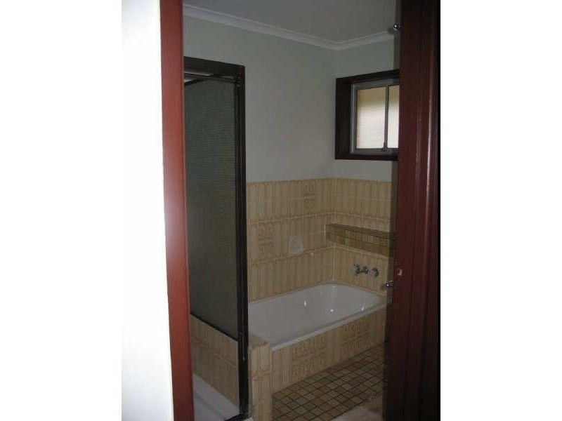 ROOM 5/74 Crewe Street, Mount Gravatt East QLD 4122