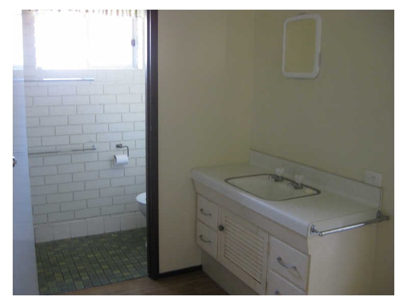 ROOM 5/74 Crewe Street, Mount Gravatt East QLD 4122